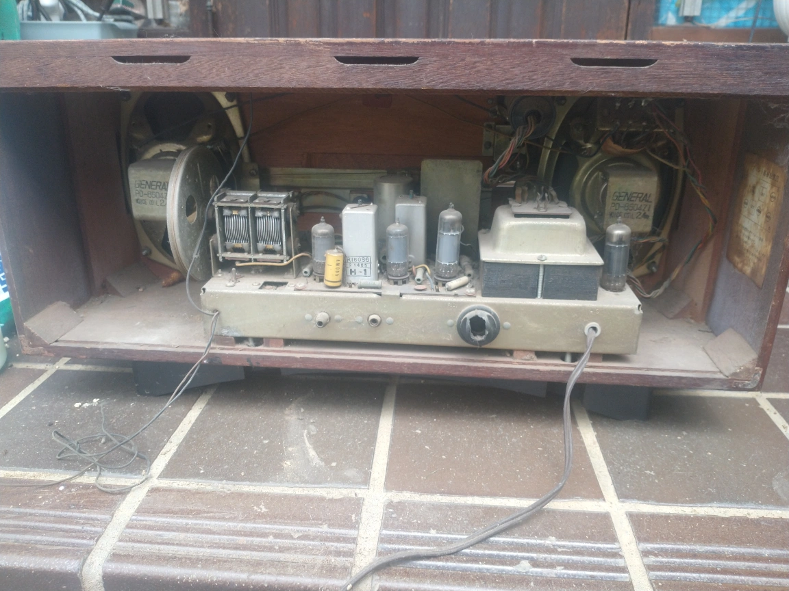 GENERAL HI-FI ラジオの写真2枚目