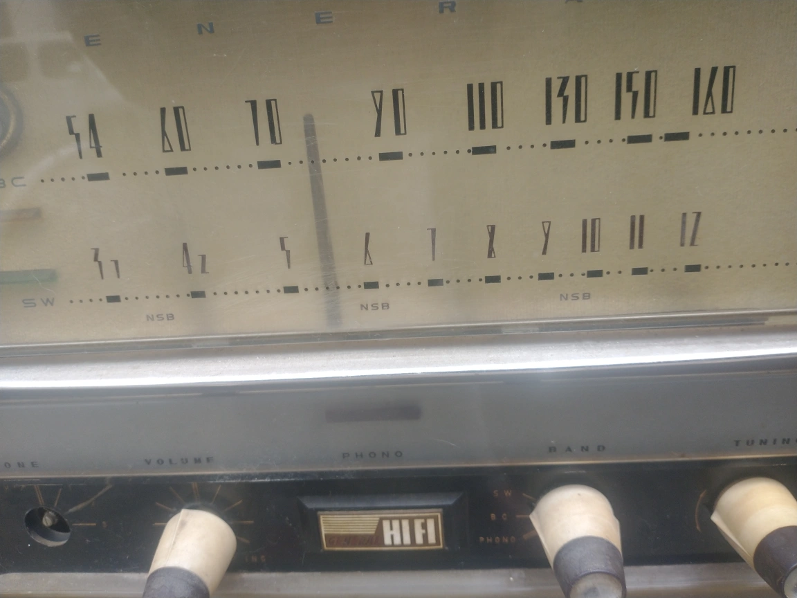 GENERAL HI-FI ラジオの写真5枚目
