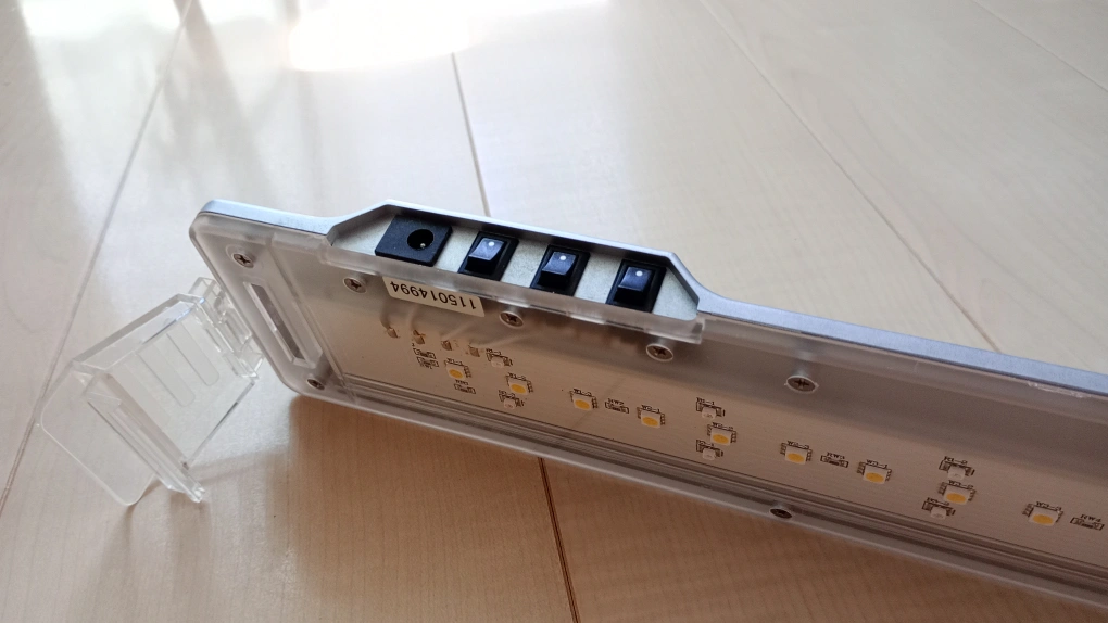 GEX 60cm水槽用LEDライトの写真4枚目