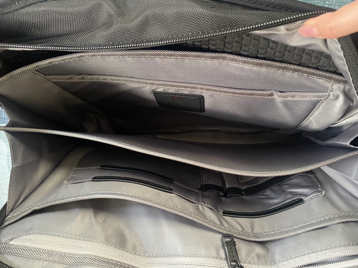 TUMI ビジネスバッグ 黒の写真4枚目