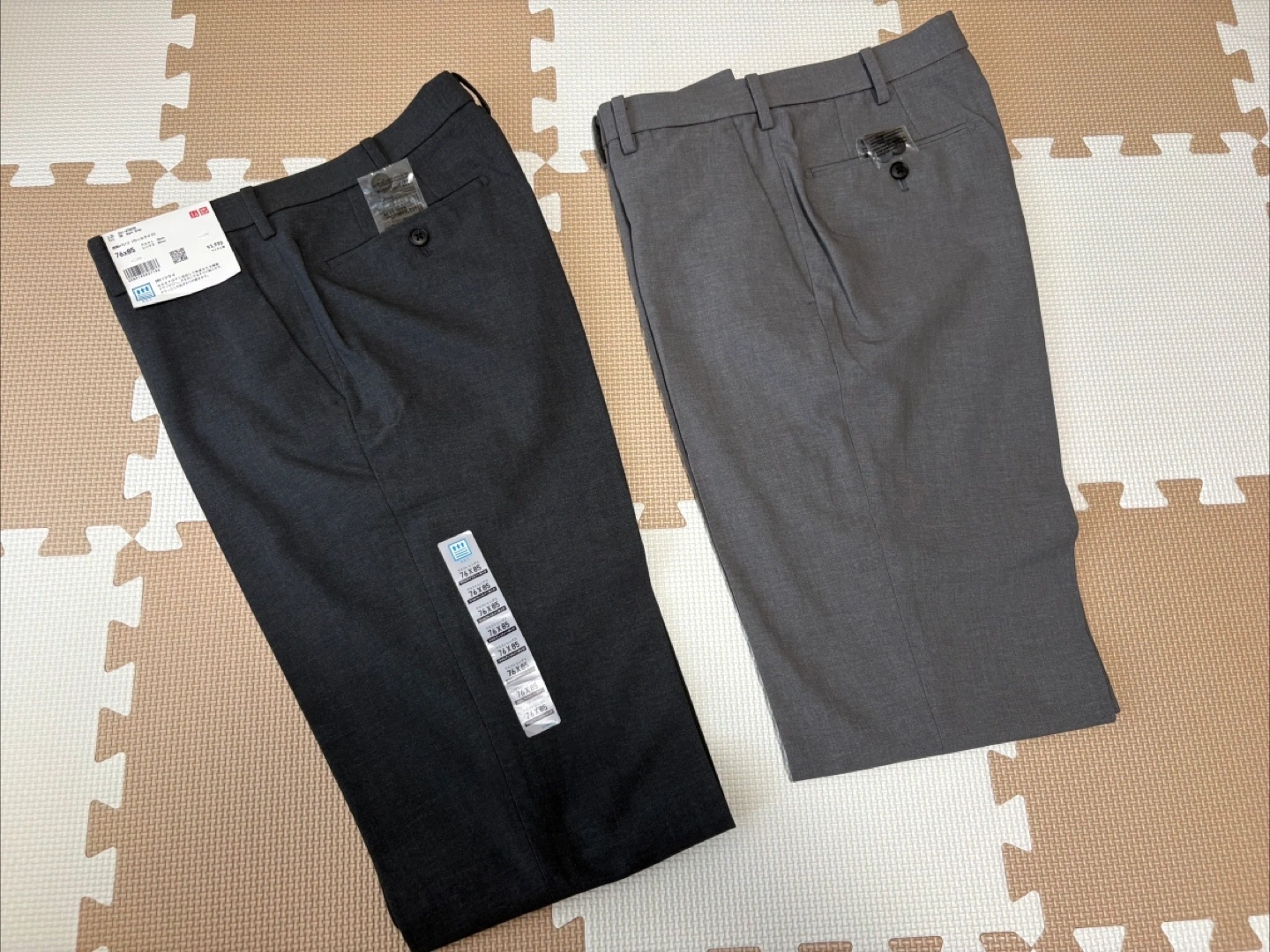 ユニクロ 感動パンツ 76x85 ダークグレーとグレー