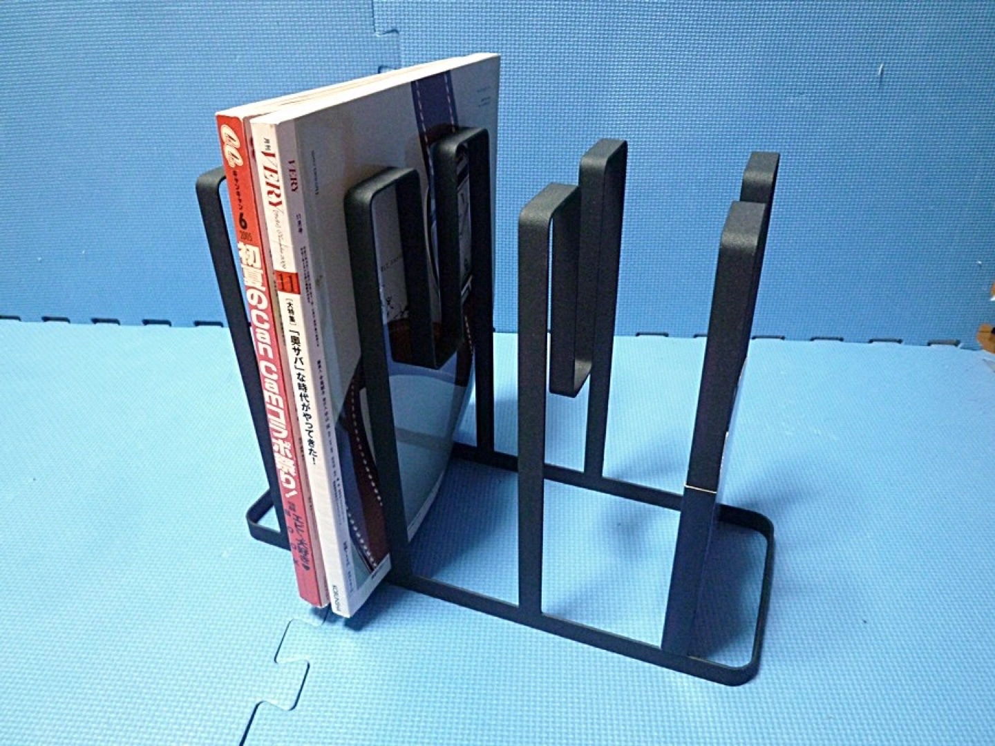 新品!店舗展示処分現品!レア物!スチール製スリッパラック&マガジンラック 2WAY 黒色 シンプルモダン/ミッドセンチュリー調の写真4枚目
