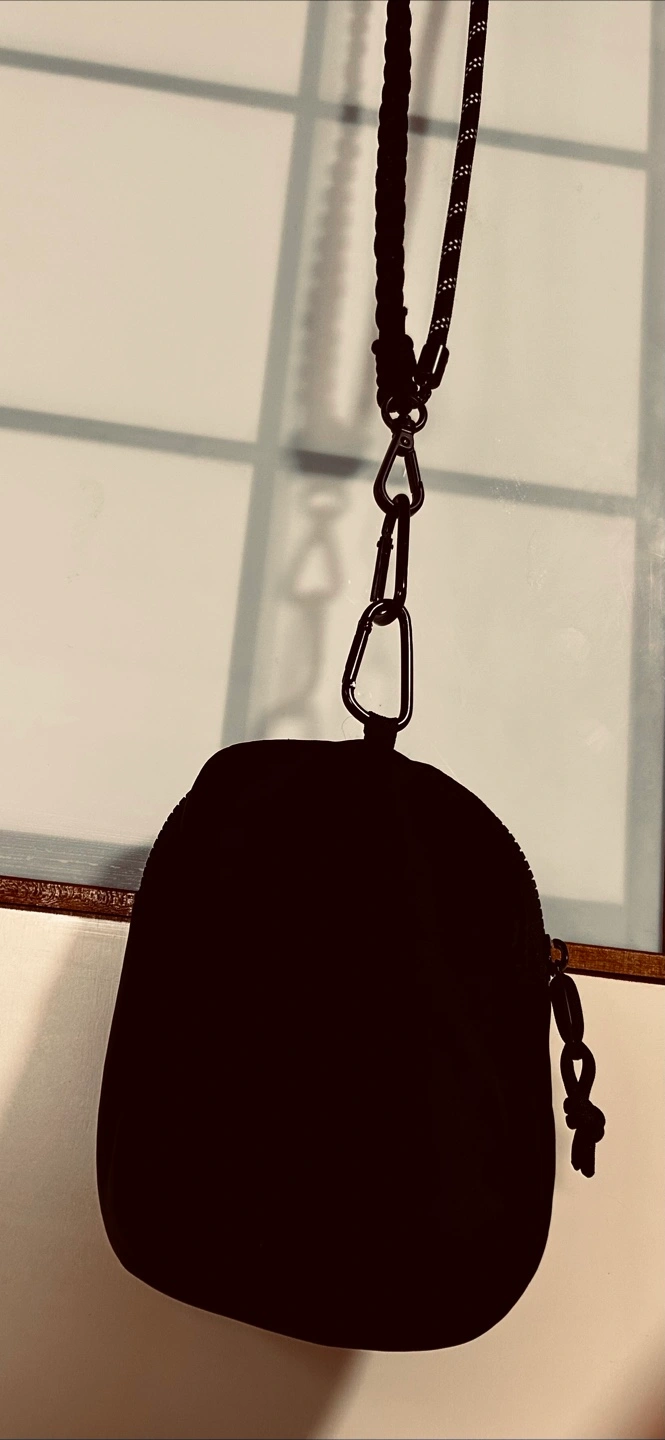 ネックポーチ 黒