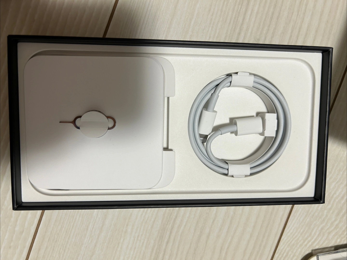 美品 iPhone13 Pro Max 256GB SIMフリーの写真6枚目