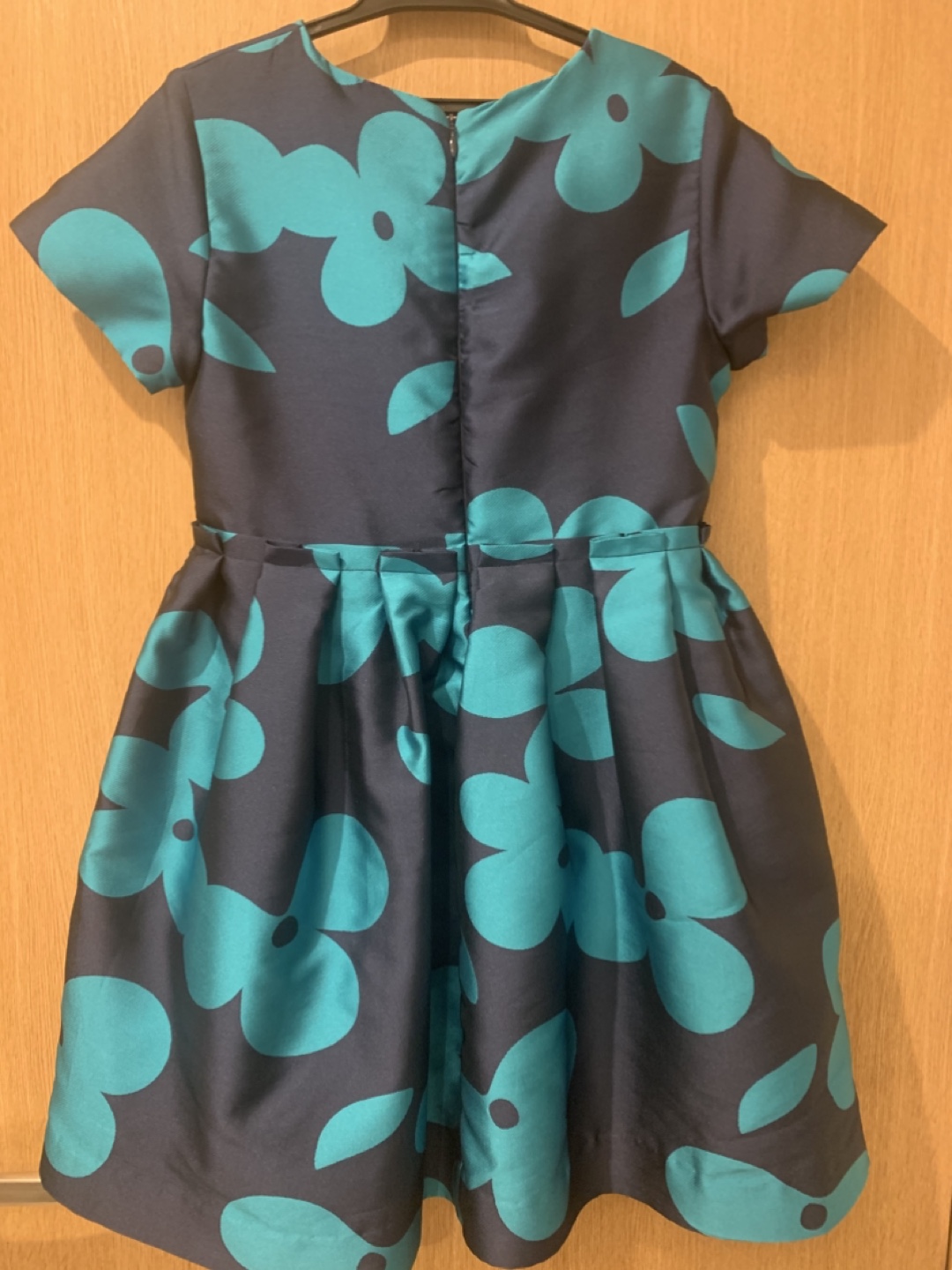 ジャカディ ワンピース 140cm & ヘアバンド付きの写真4枚目