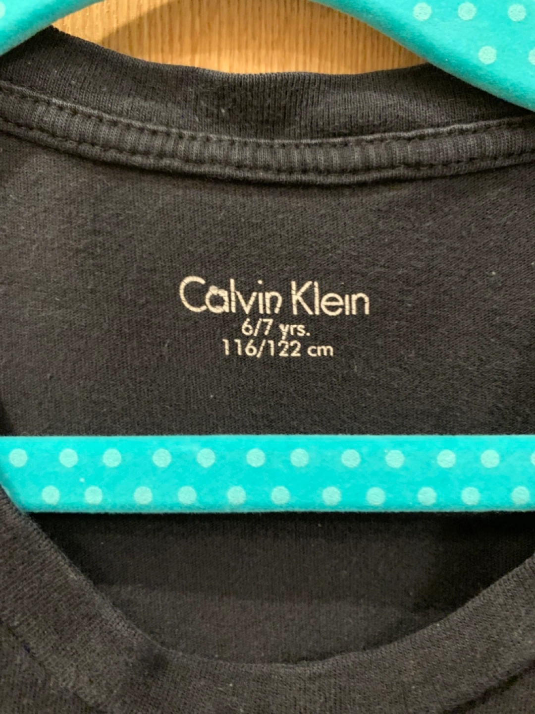 カルバンクライン Tシャツ 黒 116/122cmの写真3枚目