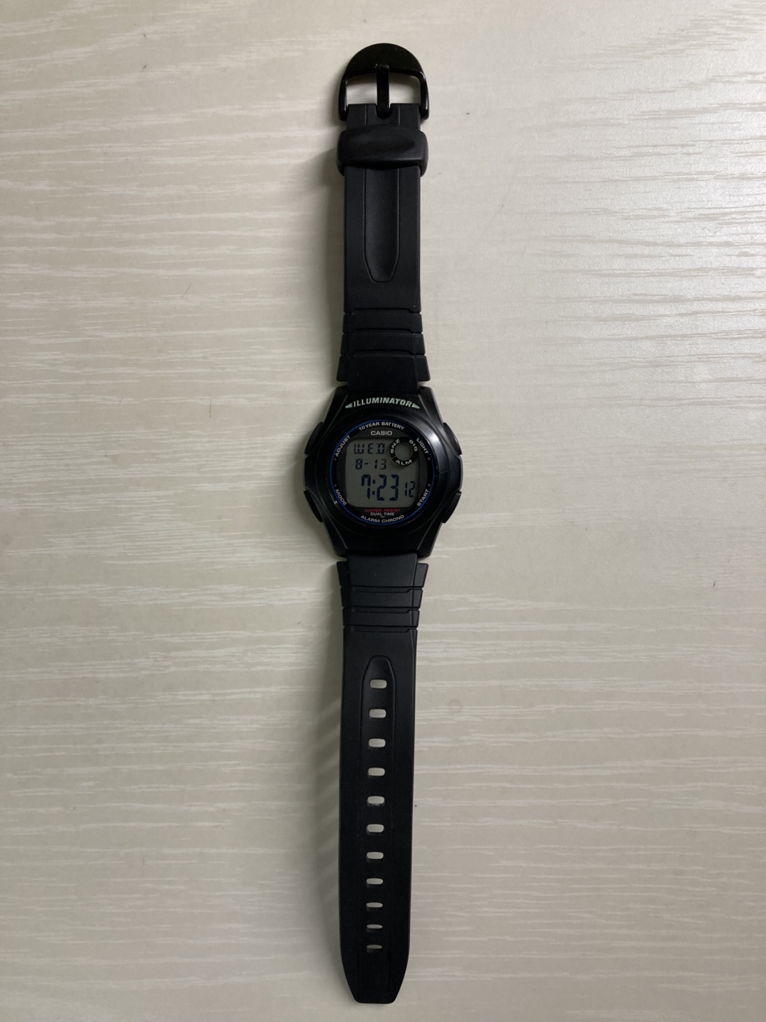 カシオ 腕時計 F-200 ブラックの写真2枚目