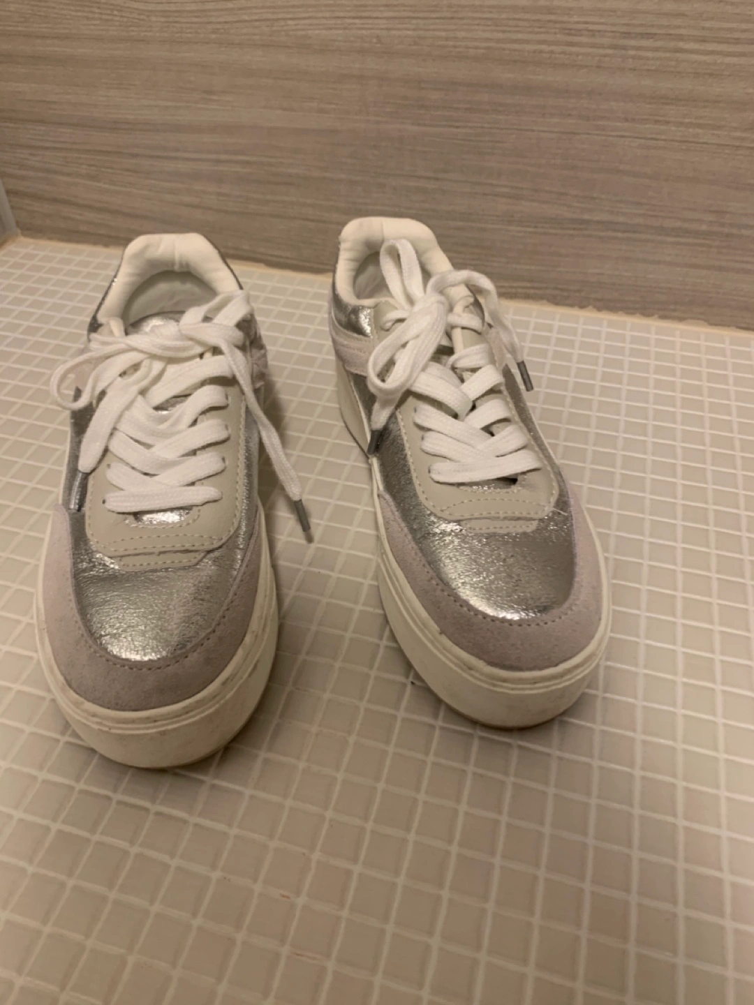 ZARA スニーカー シルバー 21cm