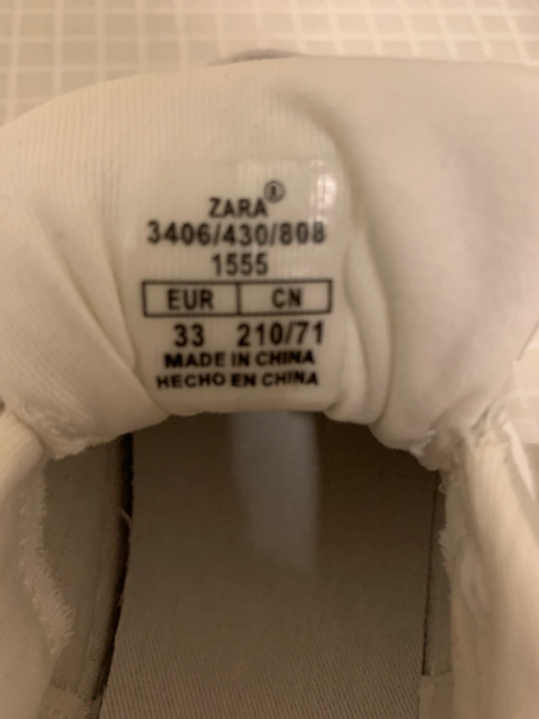 ZARA スニーカー シルバー 21cmの写真3枚目