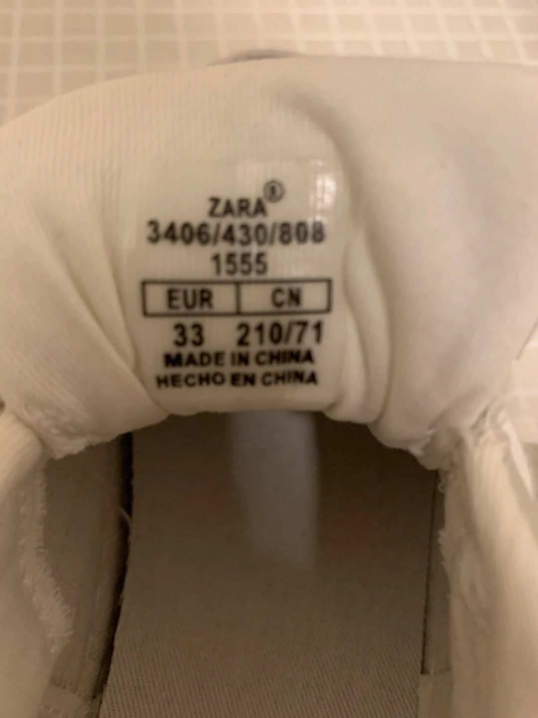 ZARA スニーカー シルバー 21cmの写真3枚目