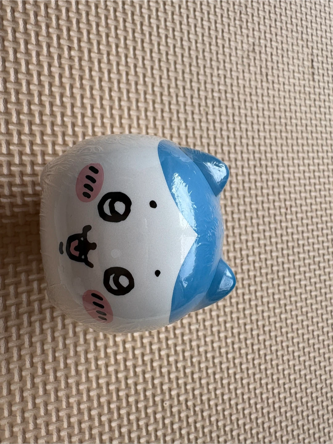 ハチワレ　ガチャガチャ　貯金箱