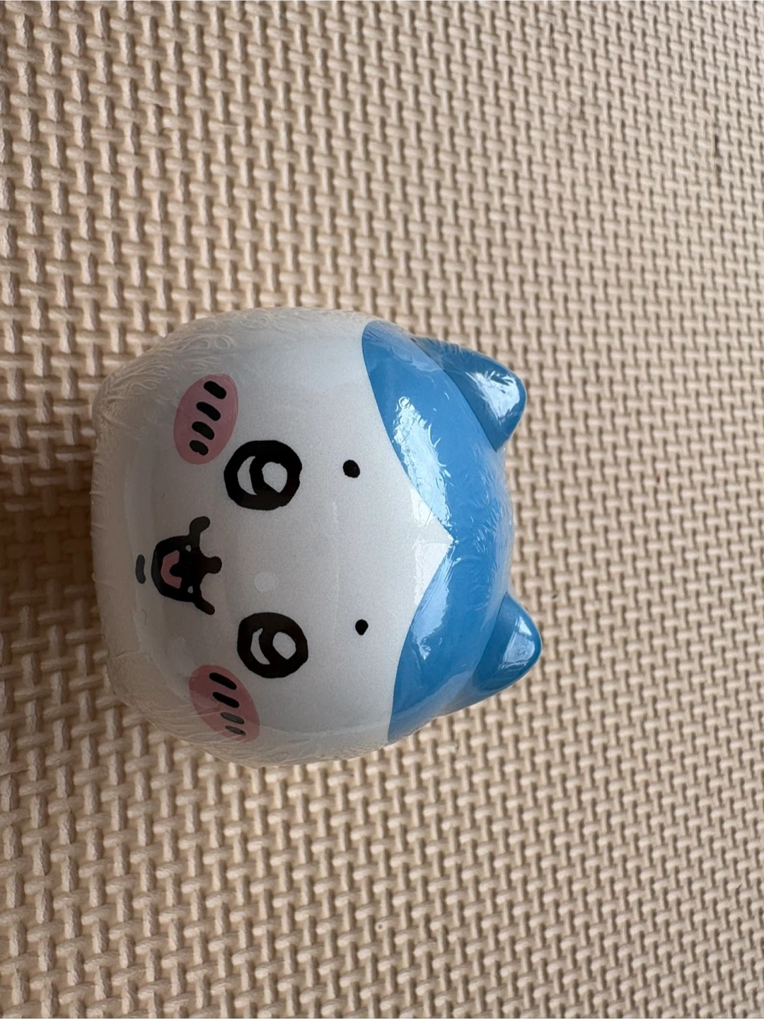 ハチワレ ガチャガチャ 貯金箱