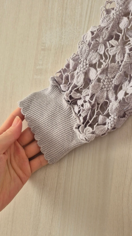 Fint 刺繍風グレー半袖トップスの写真3枚目