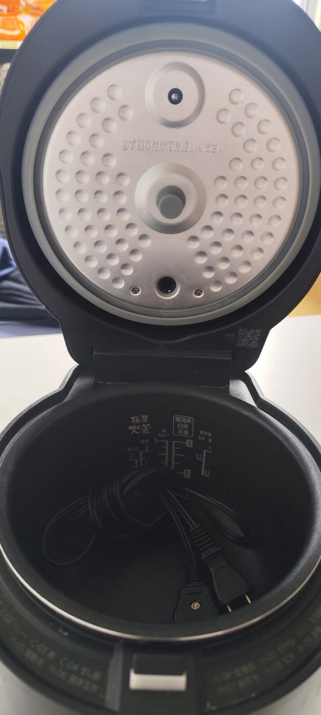 アイリスオーヤマ 炊飯器 RC-MGA30-B ブラックの写真2枚目