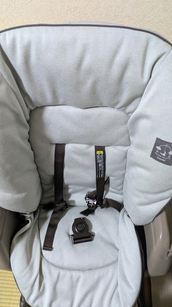 【美品】コンビ ネムリラ 手動ハイローチェア テーブル付きの写真3枚目
