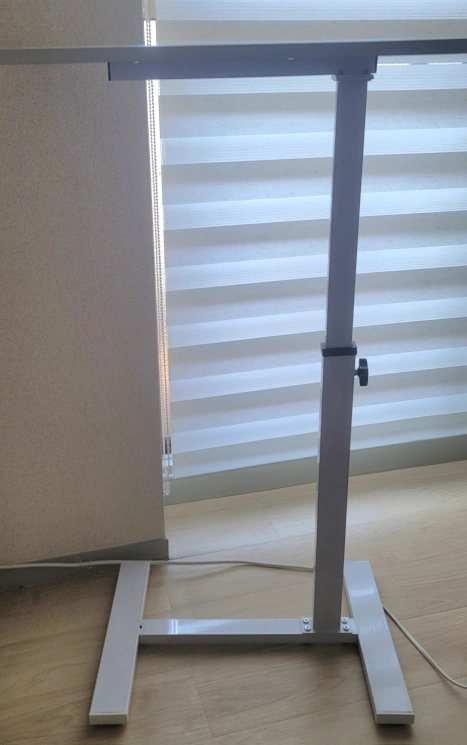 昇降式サイドテーブル