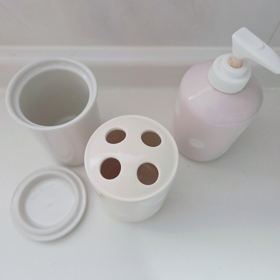 陶器製 洗面用品 3点セットの写真3枚目