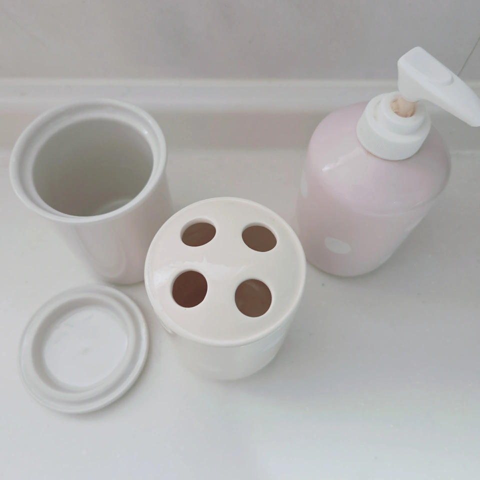 陶器製 洗面用品 3点セットの写真3枚目
