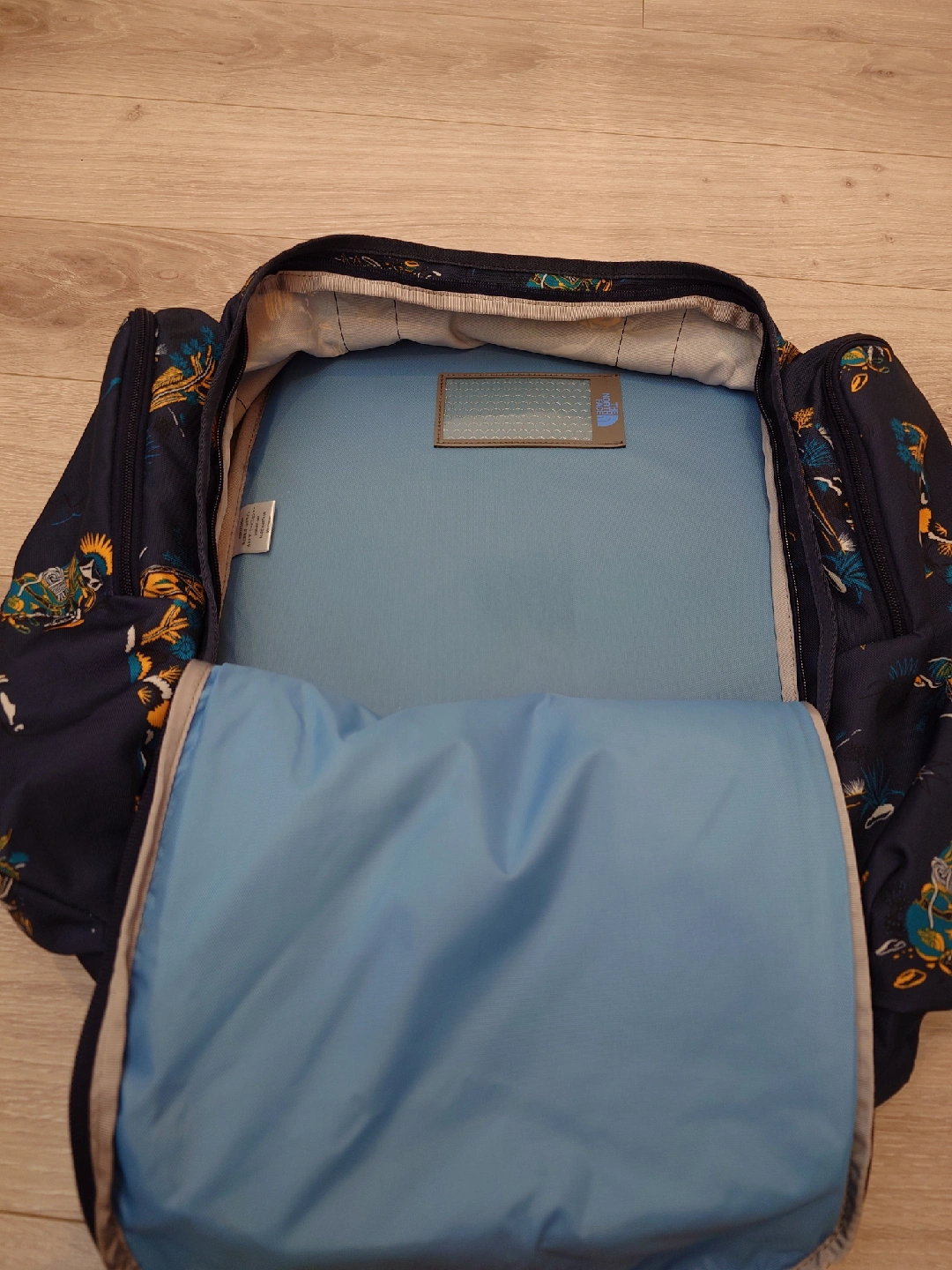 ザノースフェイス リュック Sunny Camper 40+6の写真4枚目