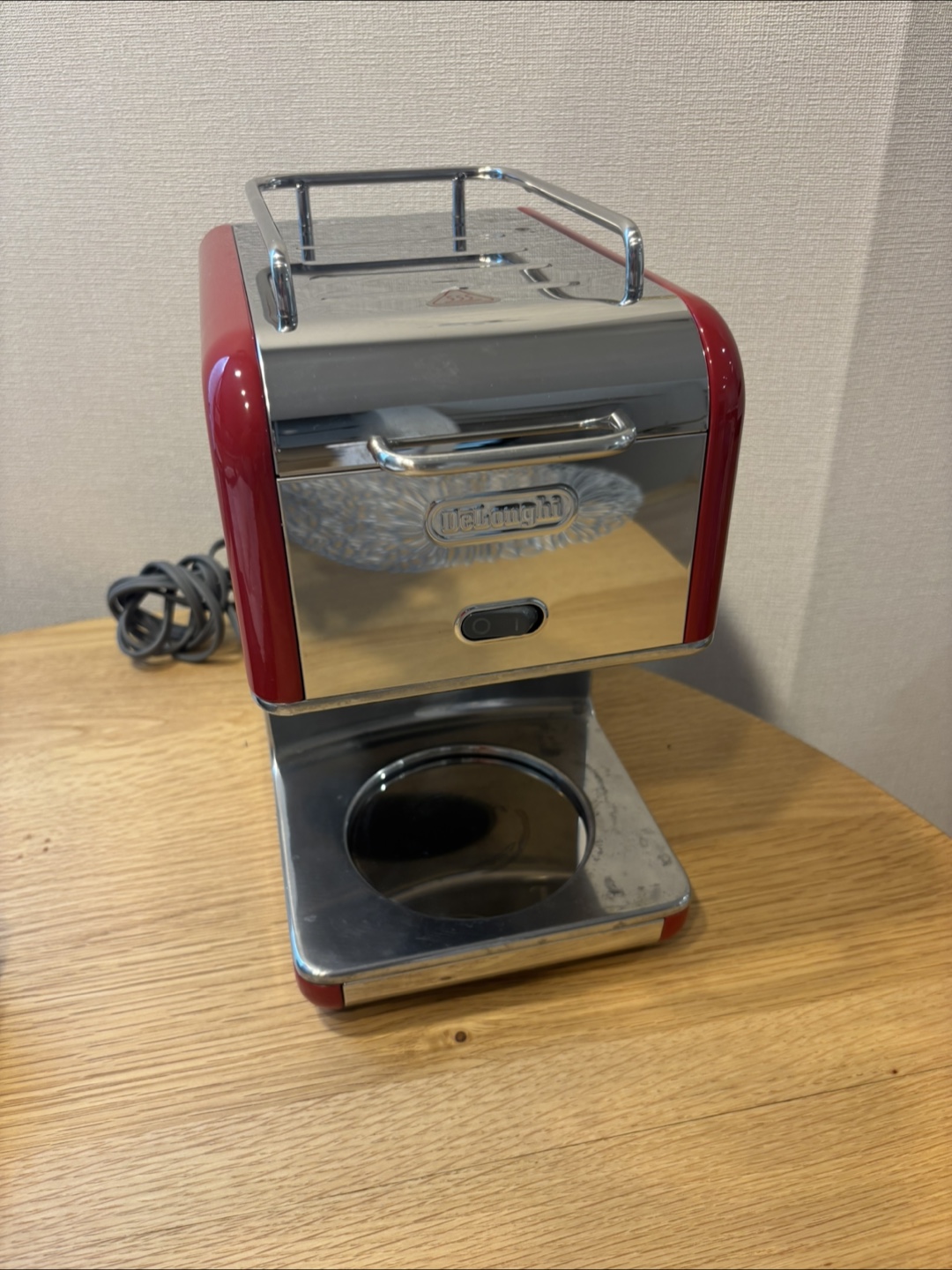 デロンギ kMix 6人用コーヒーメーカー 赤の写真2枚目