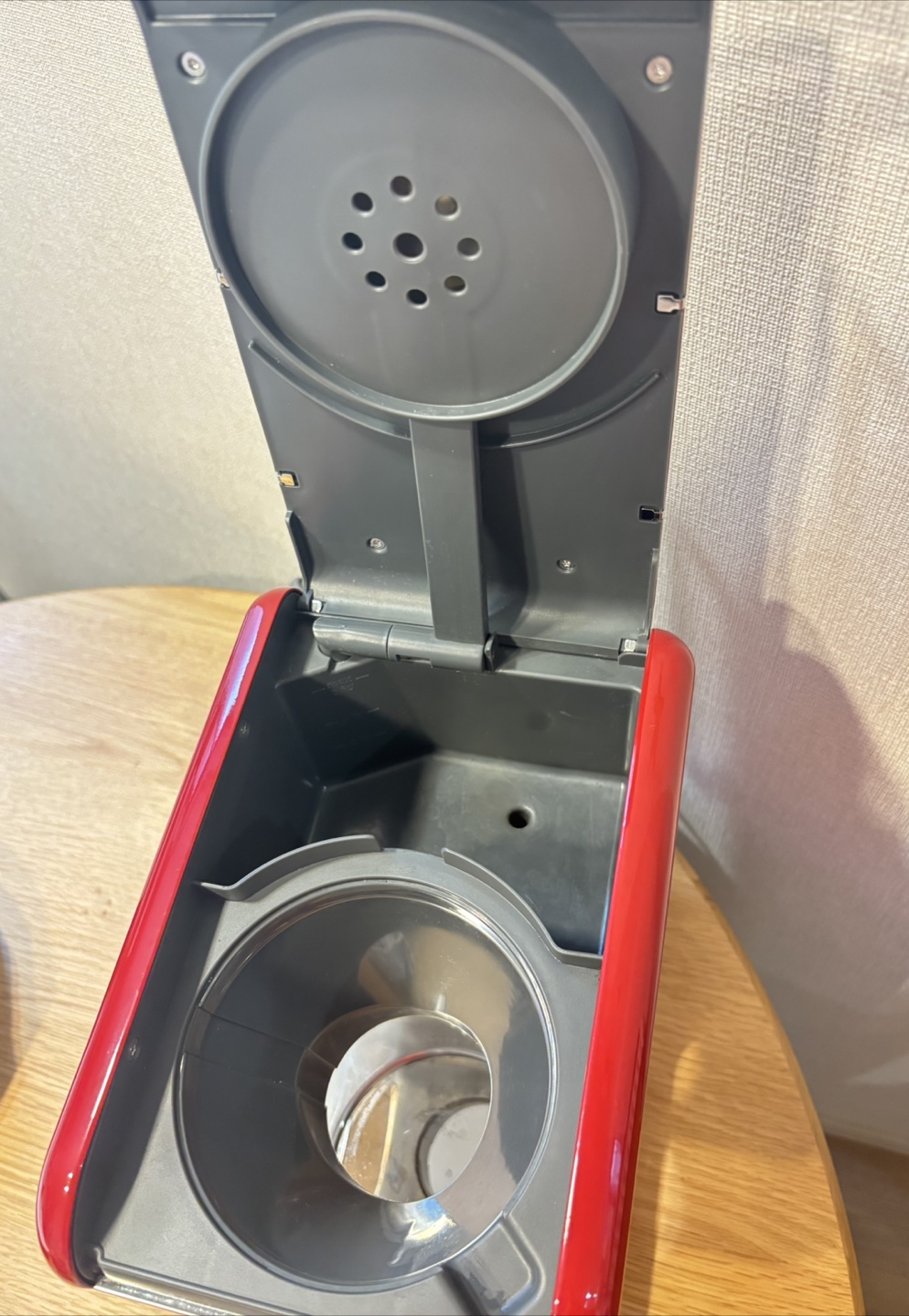 デロンギ kMix 6人用コーヒーメーカー 赤の写真4枚目