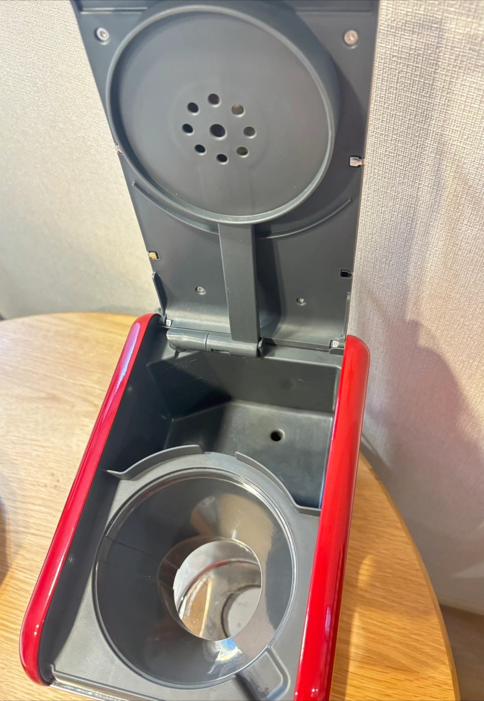 デロンギ kMix 6人用コーヒーメーカー 赤の写真4枚目