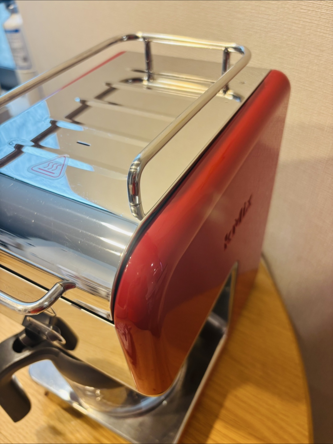 デロンギ kMix 6人用コーヒーメーカー 赤の写真3枚目