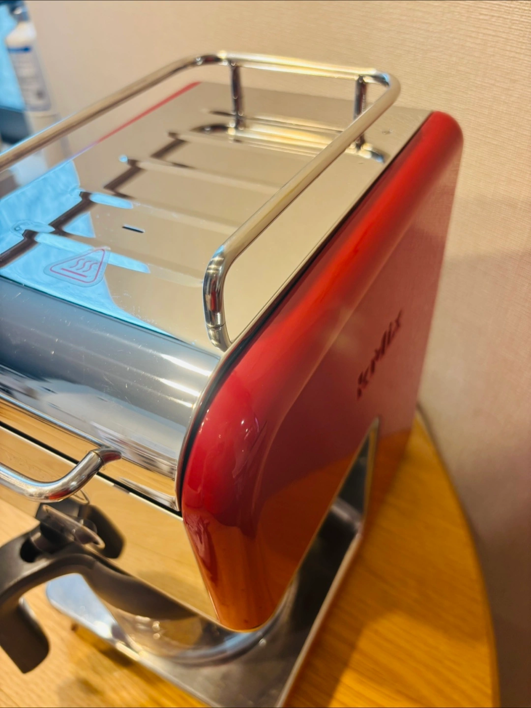 デロンギ kMix 6人用コーヒーメーカー 赤の写真3枚目