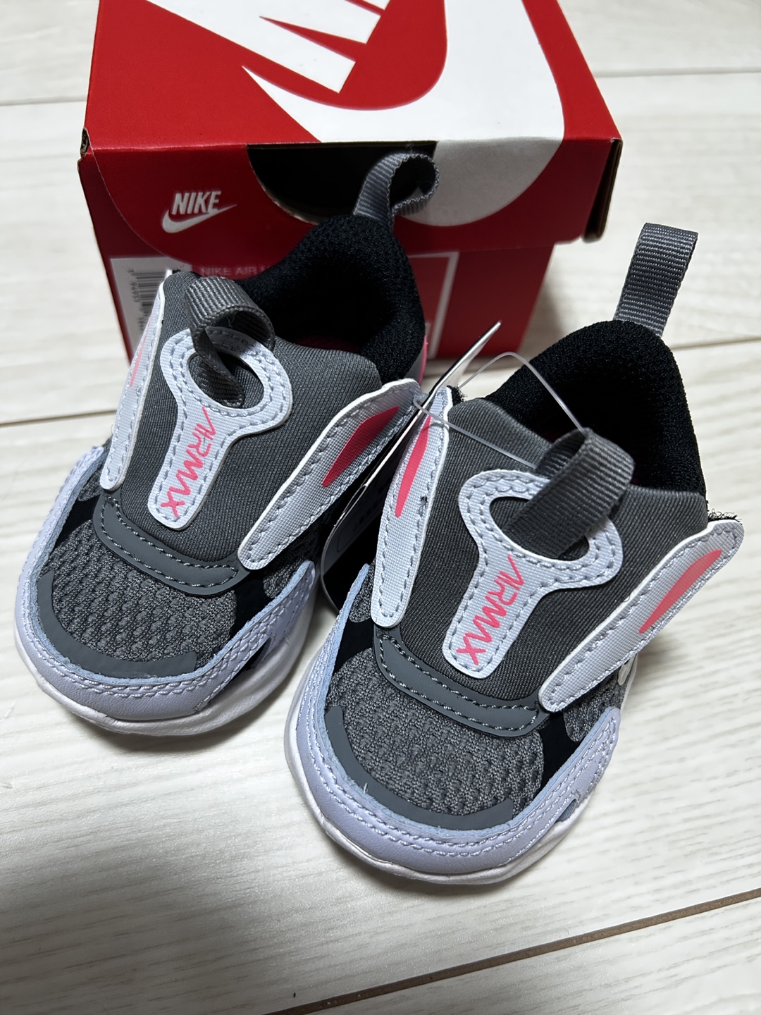 新品タグ付き　ナイキ エアマックス　ベビーシューズ NIKE キッズ 8cmの写真3枚目
