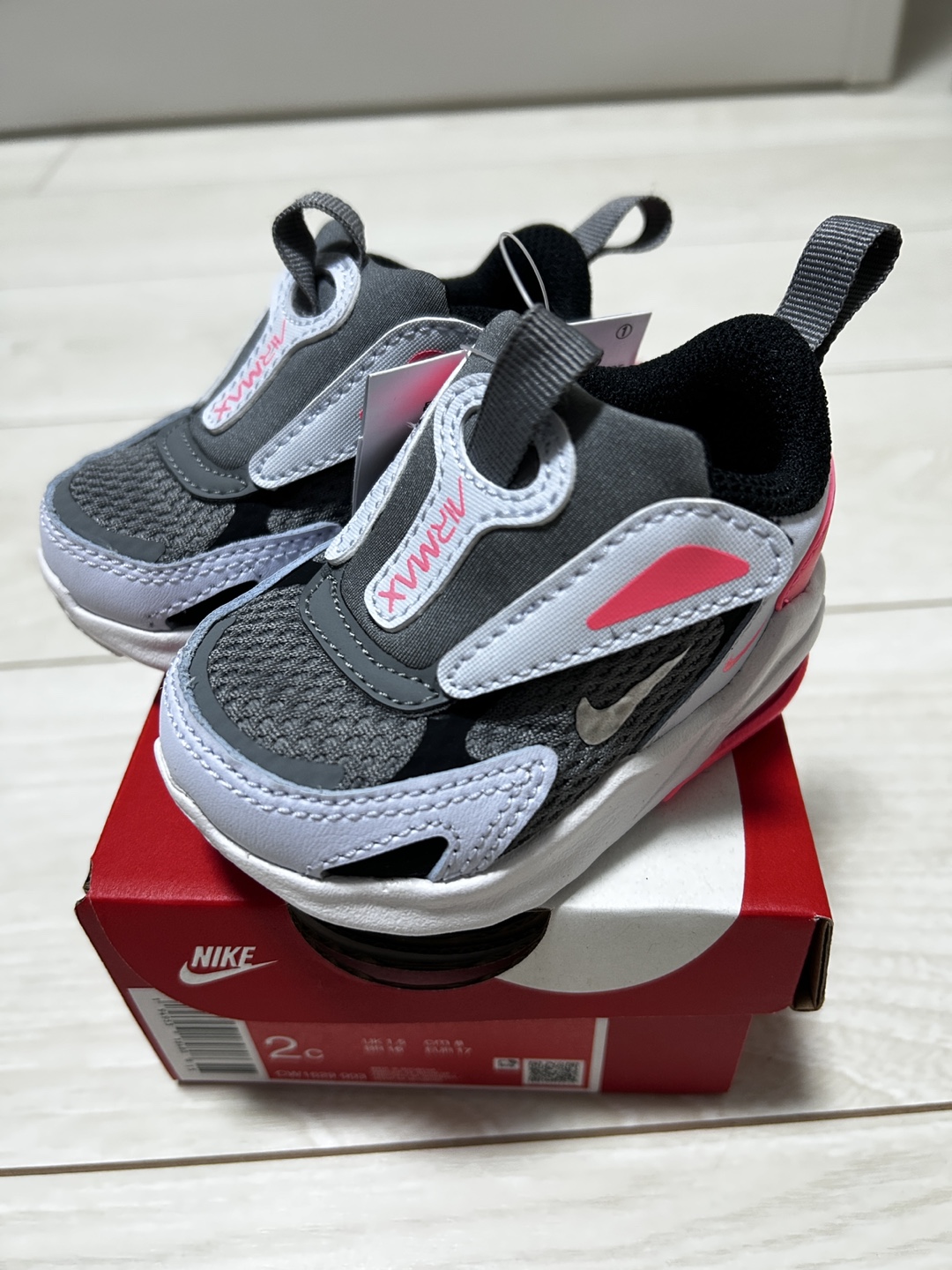 新品タグ付き　ナイキ エアマックス　ベビーシューズ NIKE キッズ 8cmの写真2枚目