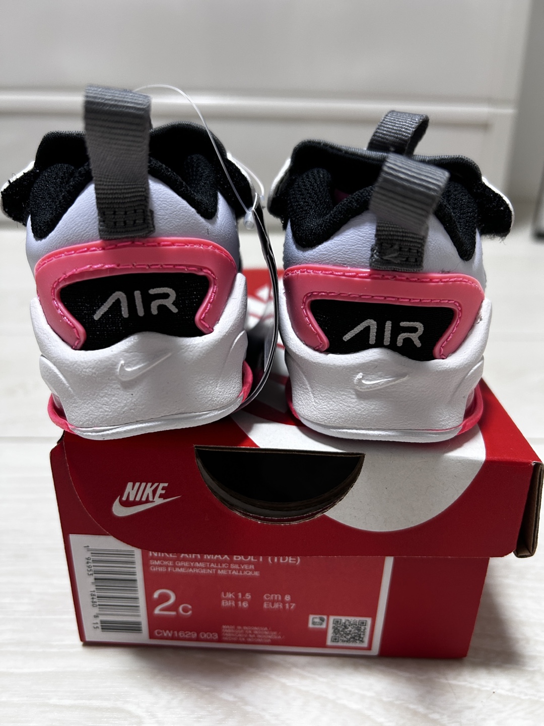 新品タグ付き　ナイキ エアマックス　ベビーシューズ NIKE キッズ 8cmの写真5枚目