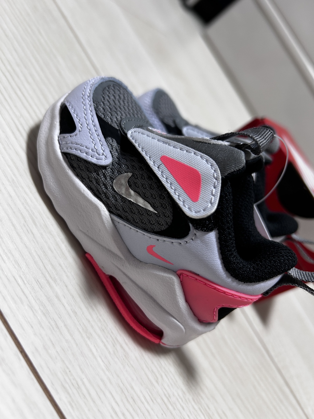 新品タグ付き　ナイキ エアマックス　ベビーシューズ NIKE キッズ 8cmの写真4枚目