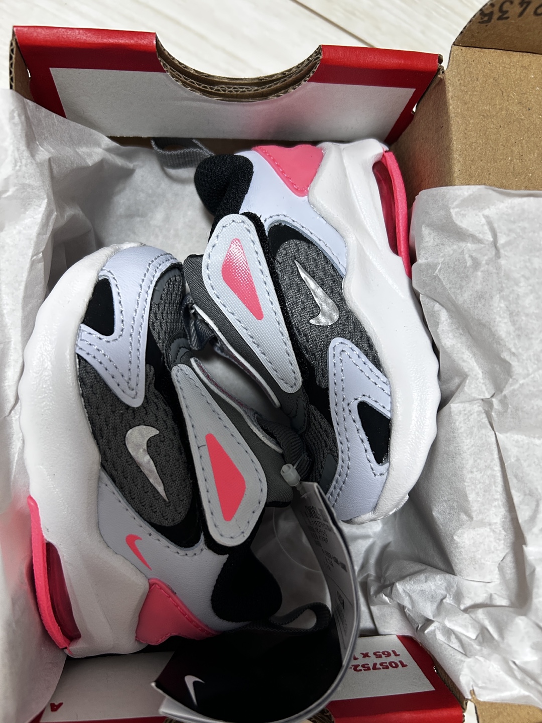 新品タグ付き　ナイキ エアマックス　ベビーシューズ NIKE キッズ 8cmの写真6枚目