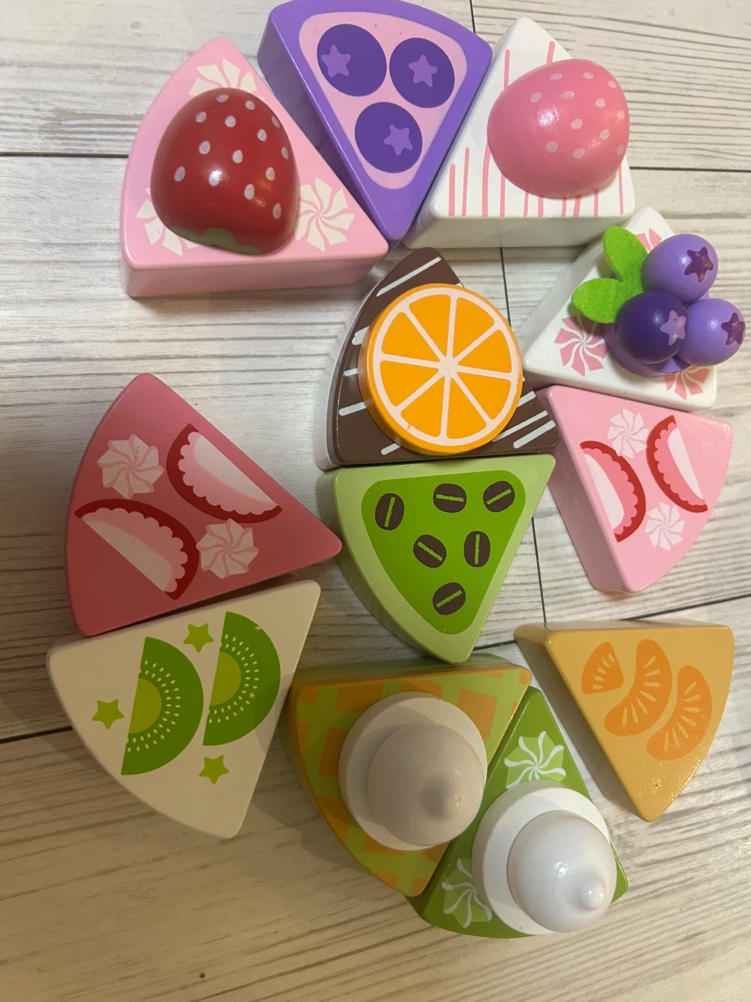 ケーキセット 野いちごのおままごとの写真3枚目