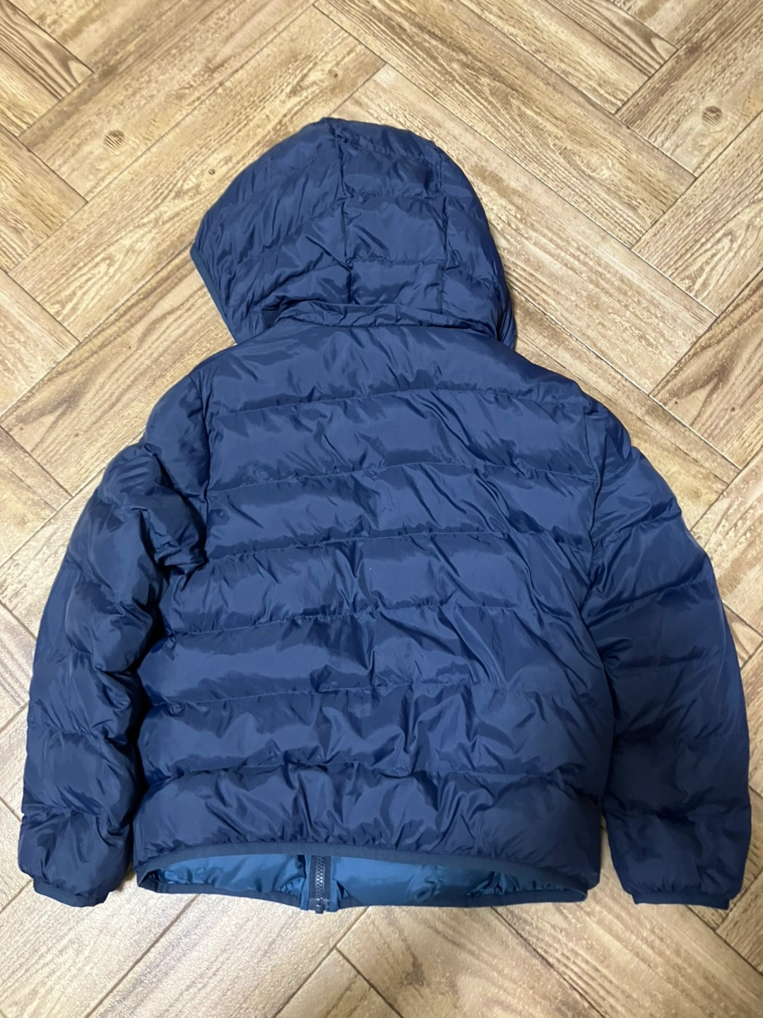 ユニクロ ダウンジャケット 130 ネイビーの写真3枚目
