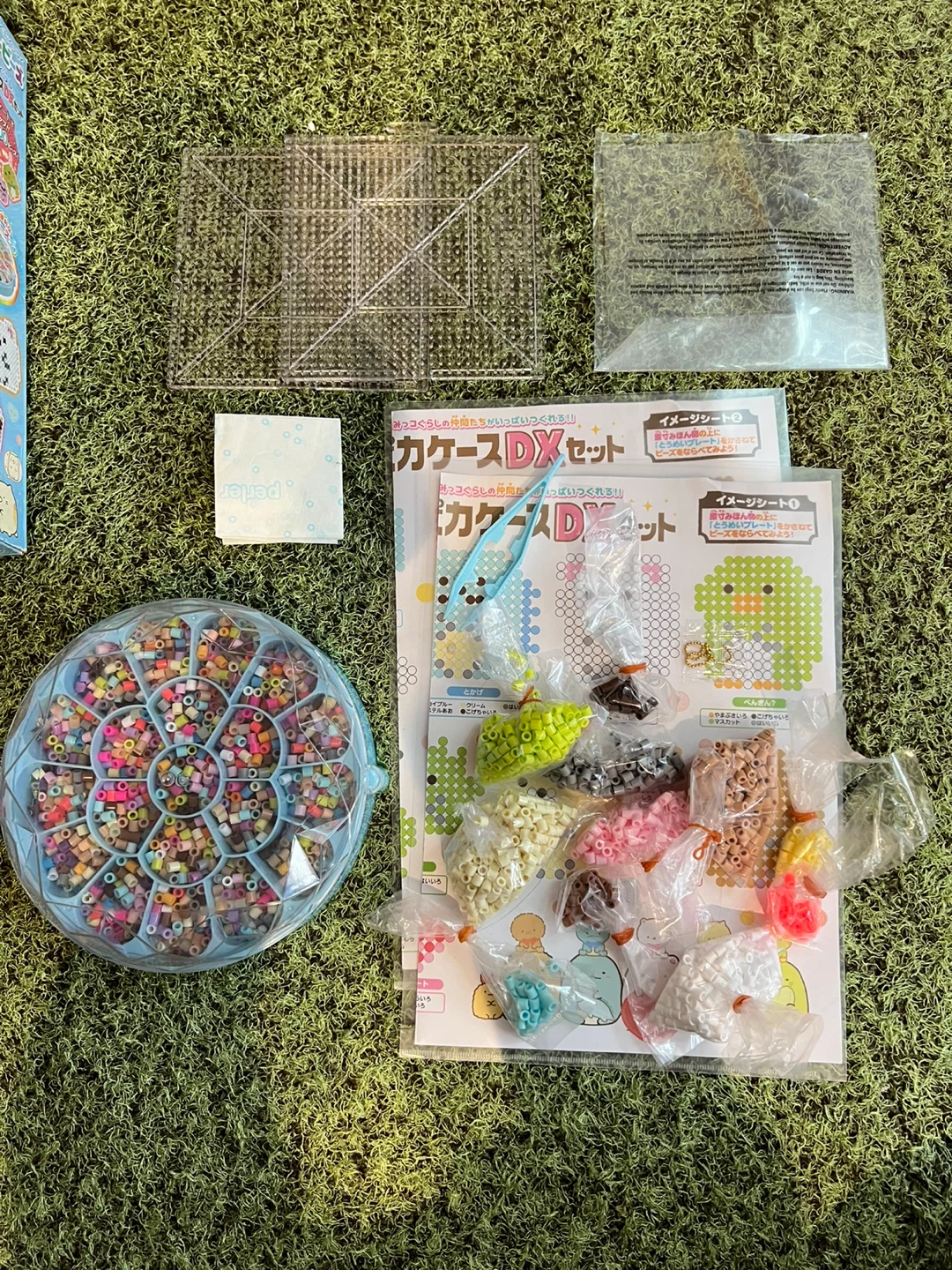 パーラービーズ キラピカケースDXセット　すみっこくらし　アイロンでくっつくの写真4枚目