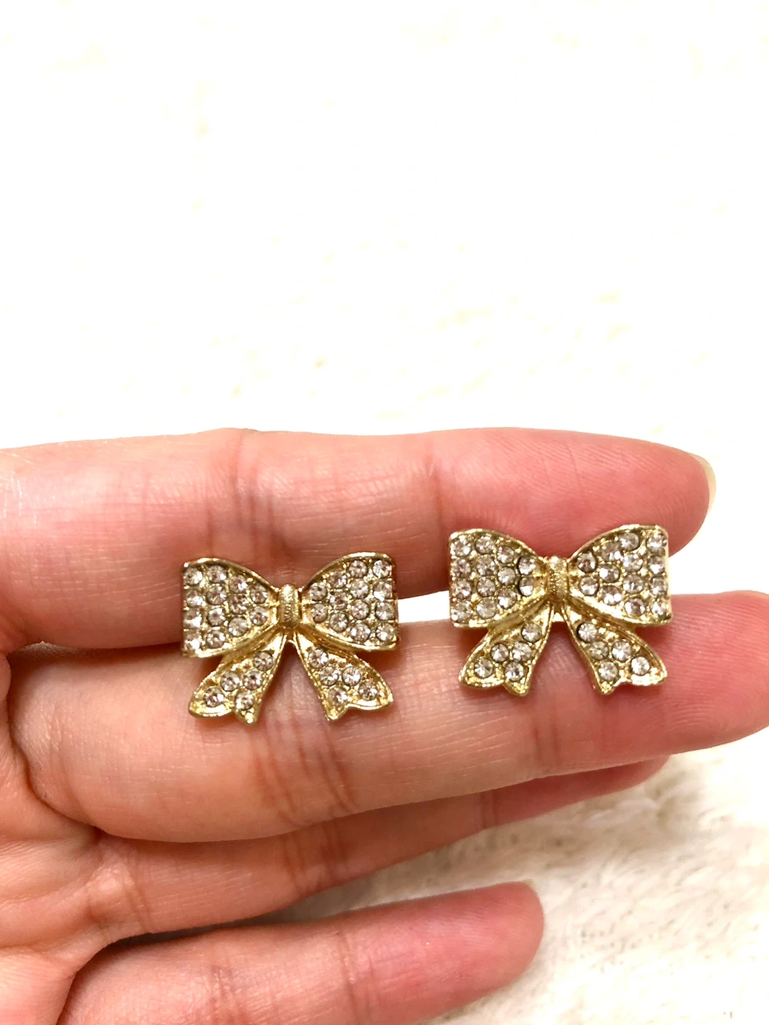 ✨🌟【未使用品】リボン型ピアス ゴールド🌟✨