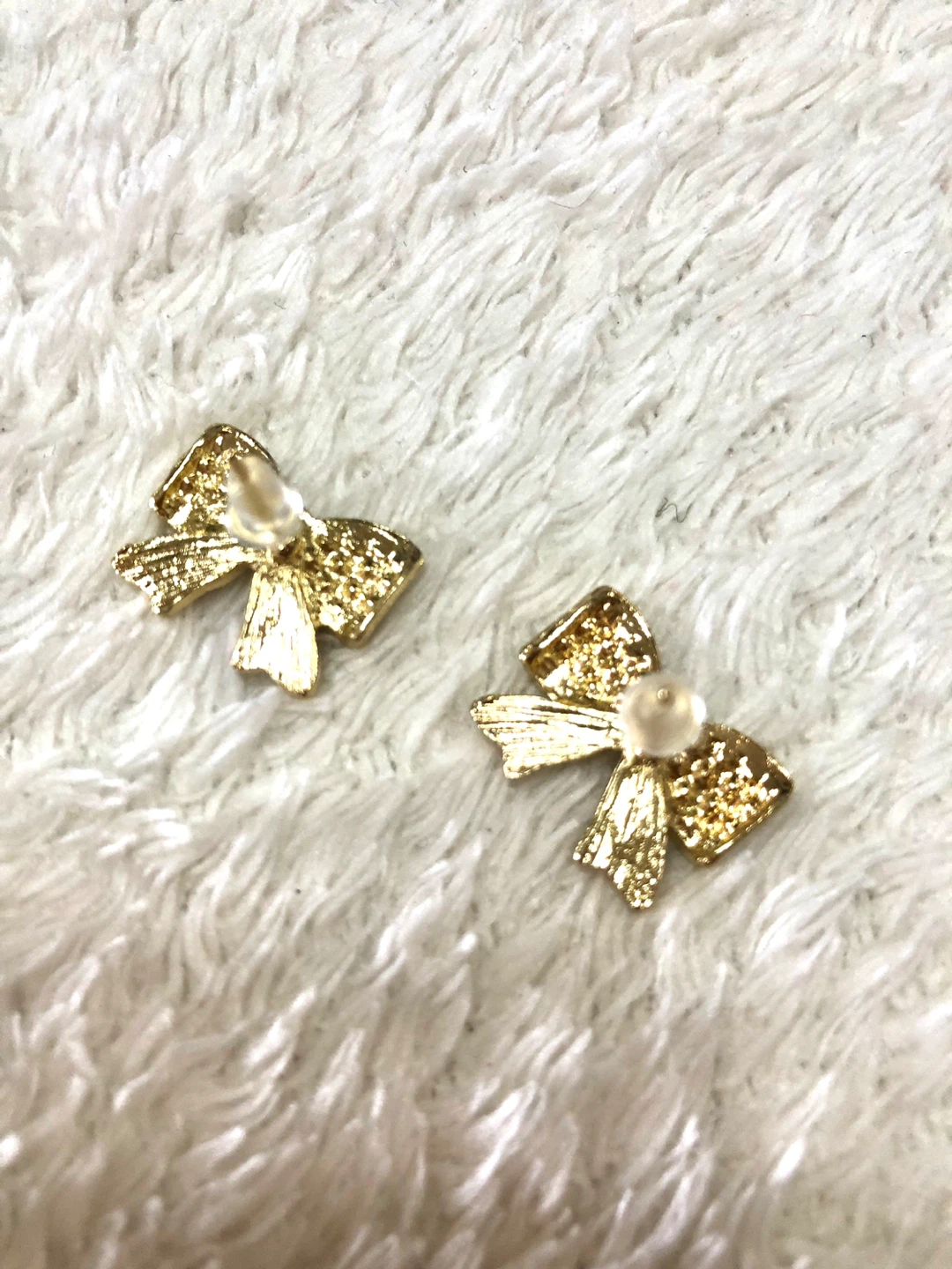 ✨🌟【未使用品】リボン型ピアス ゴールド🌟✨の写真5枚目