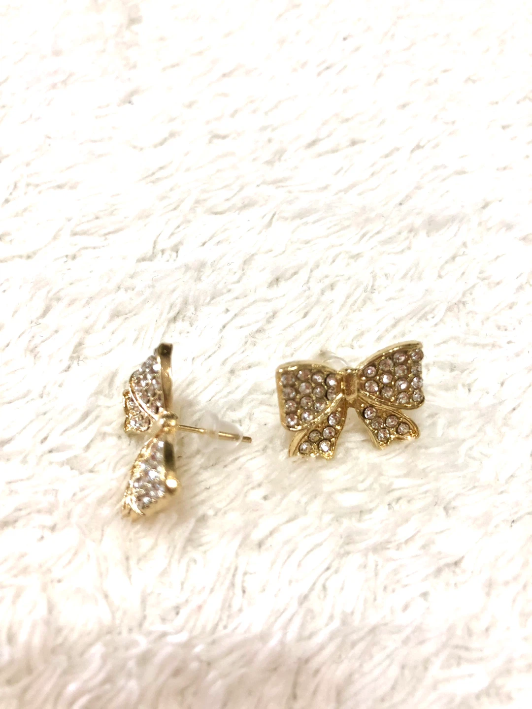 ✨🌟【未使用品】リボン型ピアス ゴールド🌟✨の写真4枚目