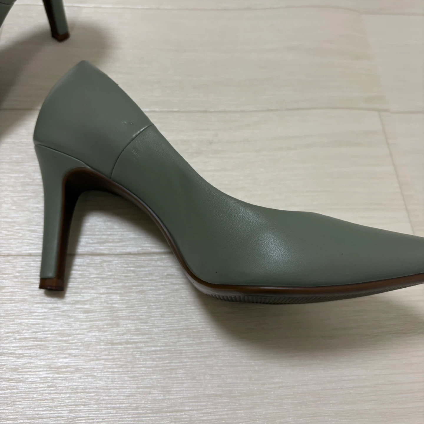 guのパンプス 24cmの写真6枚目