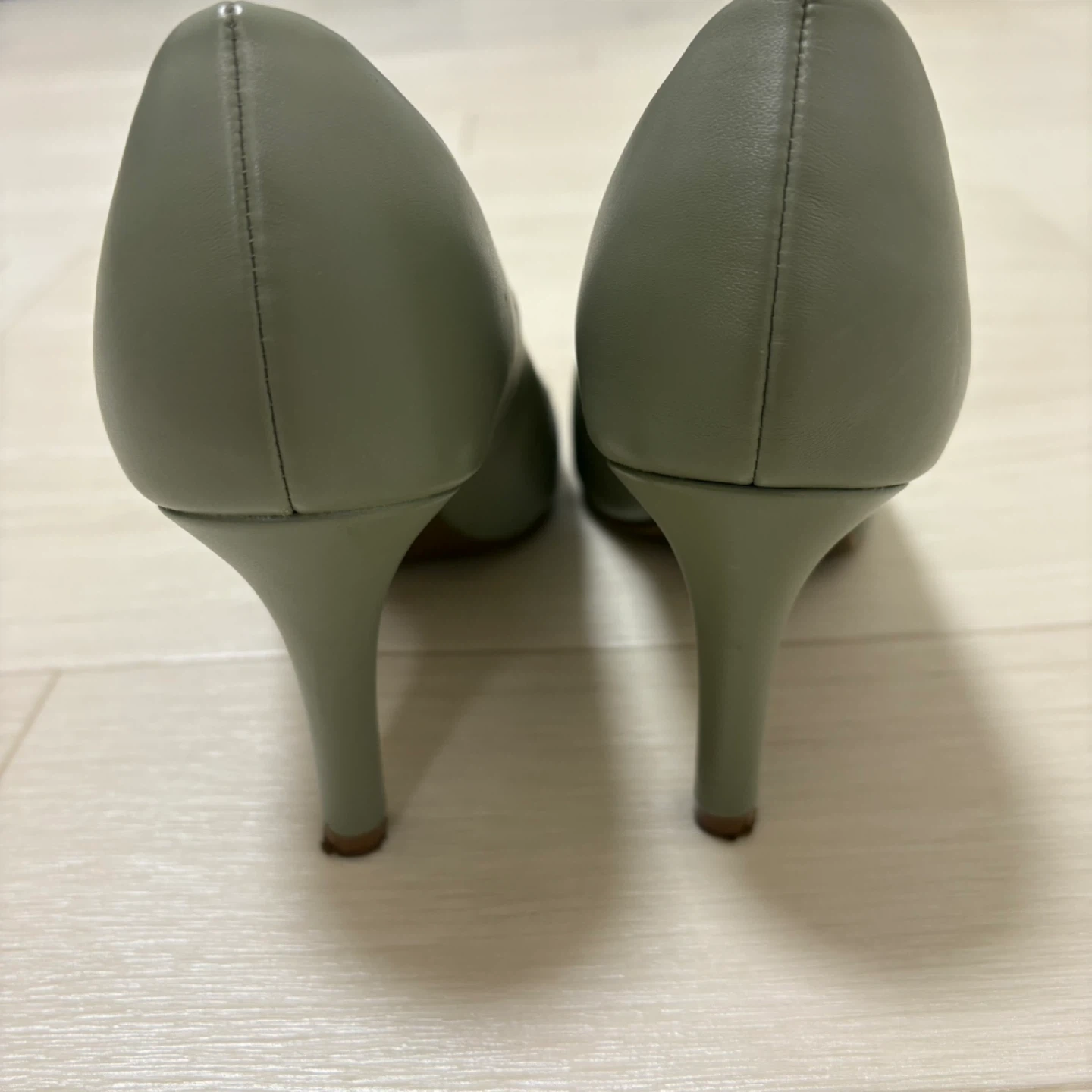 guのパンプス 24cmの写真3枚目