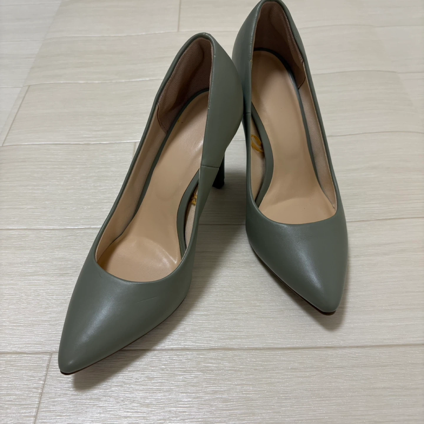 guのパンプス 24cm