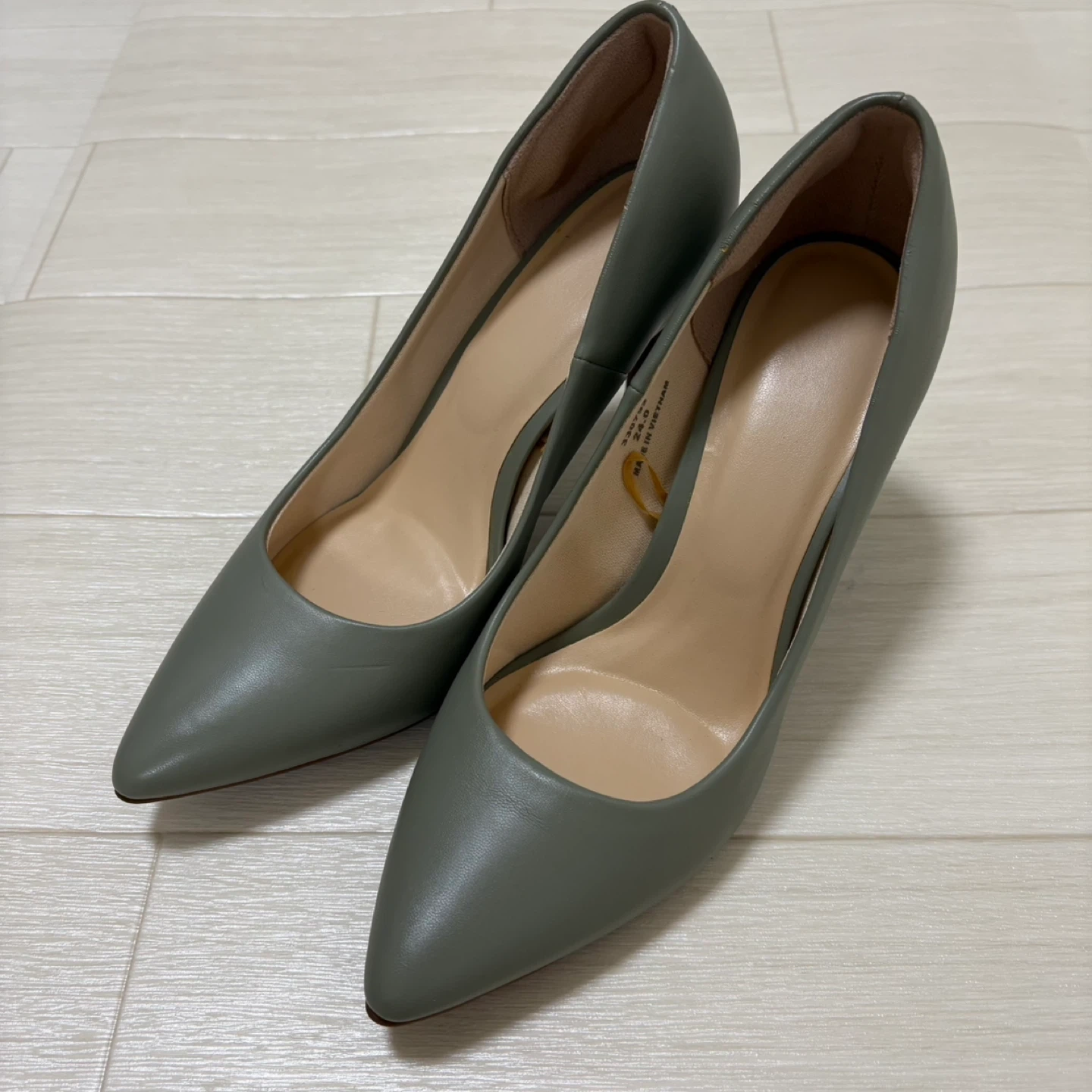 guのパンプス 24cmの写真2枚目