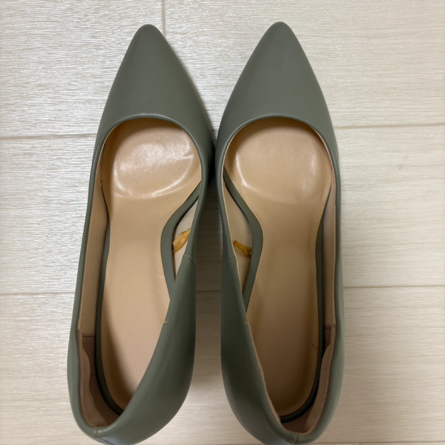 guのパンプス 24cmの写真8枚目