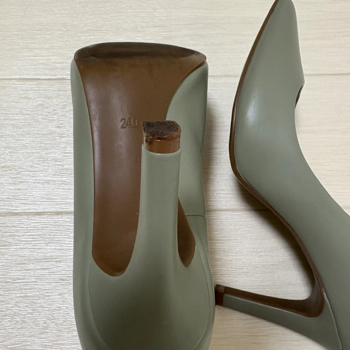 guのパンプス 24cmの写真9枚目