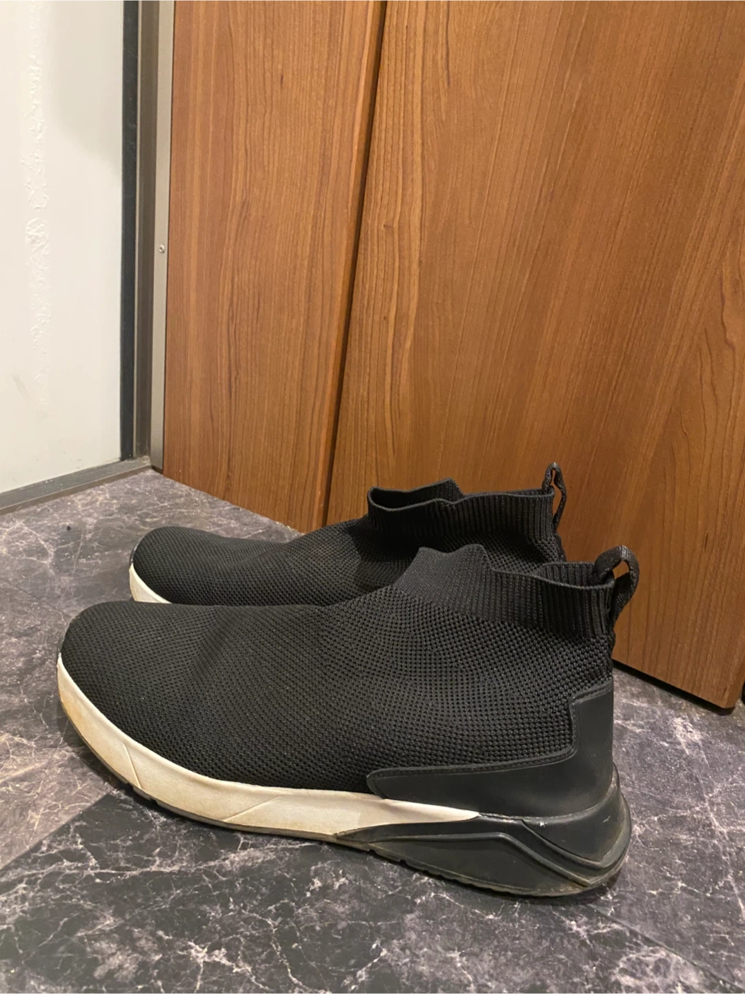 ZARA スニーカー 黒
