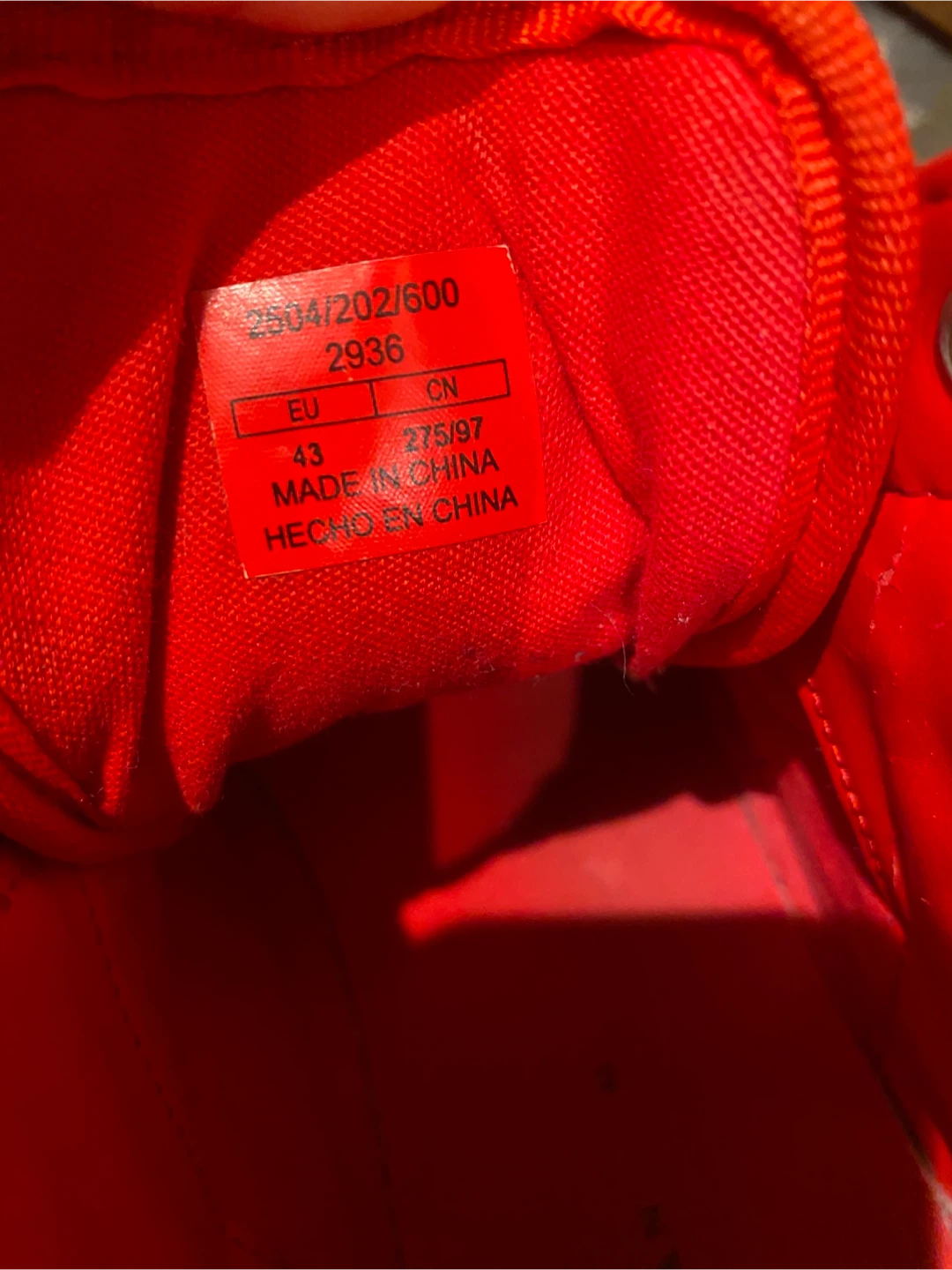 ZARA スニーカー 赤 サイズEU43 27.5cmの写真4枚目