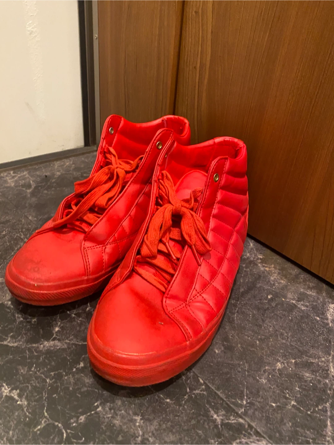 ZARA スニーカー 赤 サイズEU43 27.5cmの写真2枚目