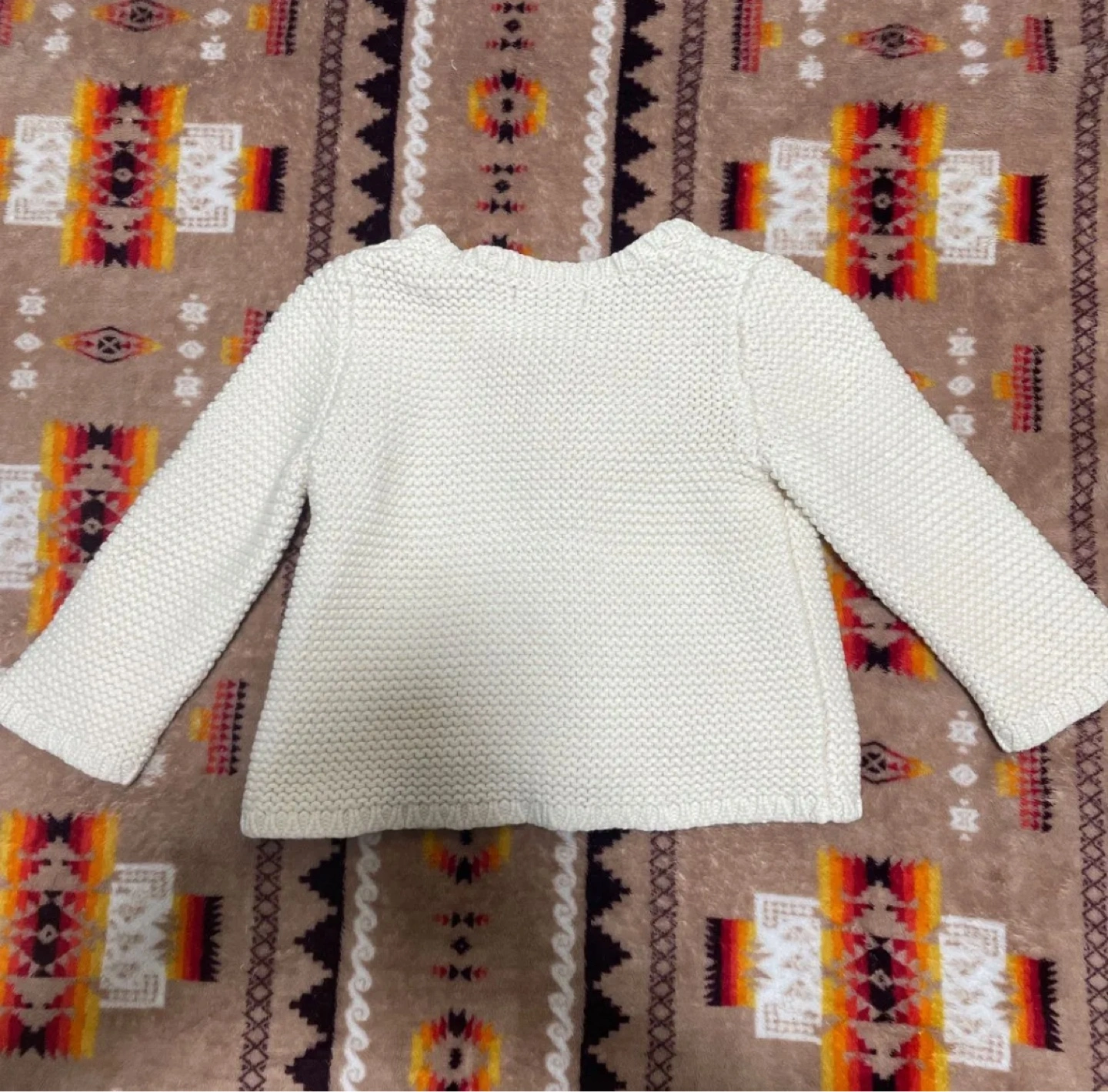 babygap ニットカーディガン 80サイズの写真3枚目