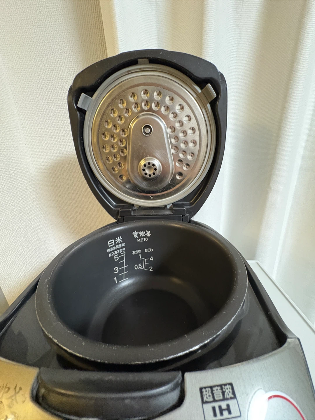 【配達可能】三菱 IH炊飯器 NJ-KE10 5合炊きの写真2枚目